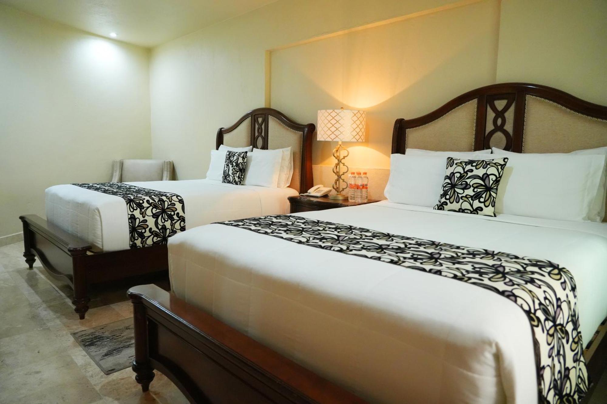 Real De La Pena Hotel 3*