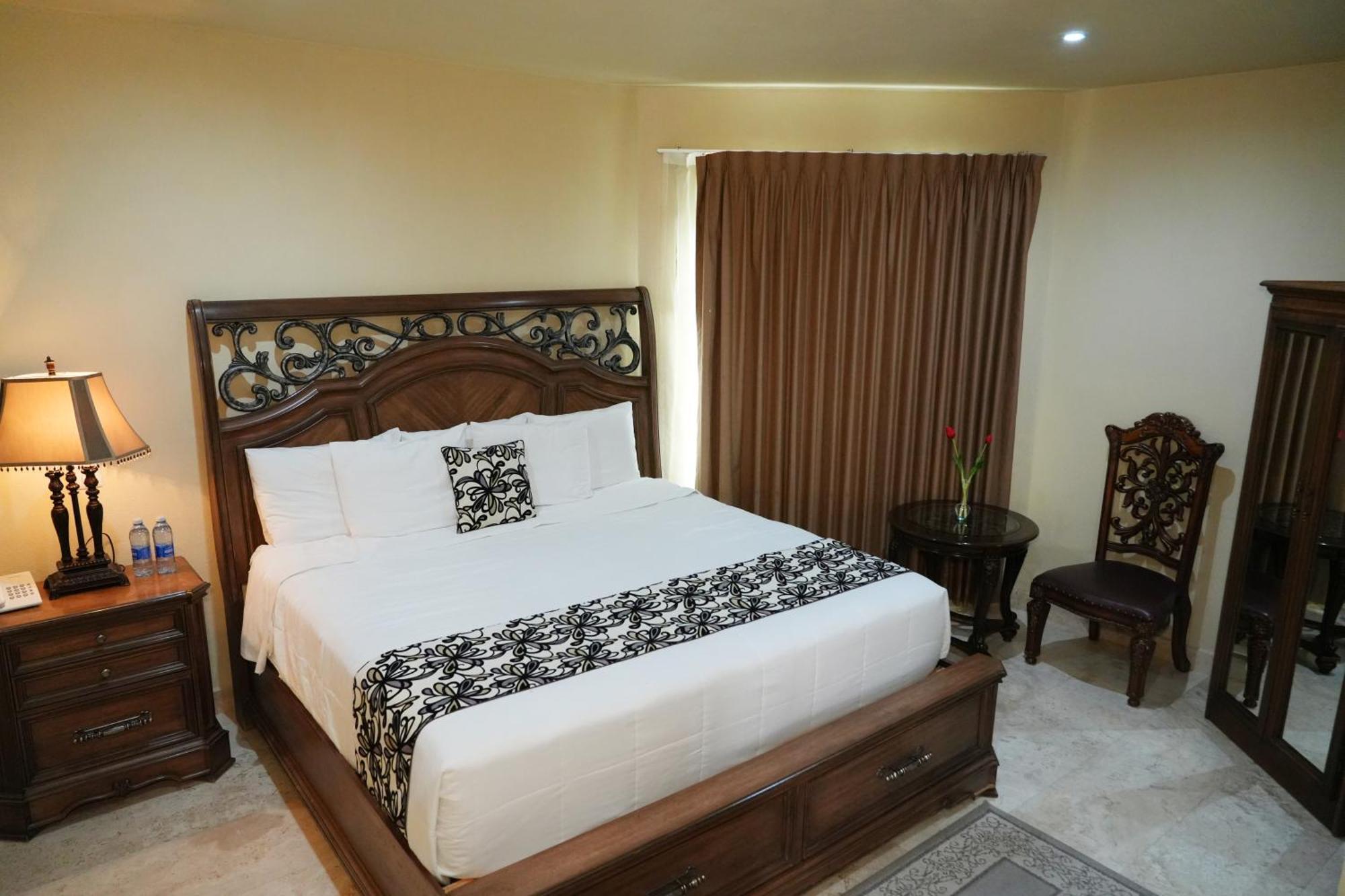 Hotel Real De La Pena 3*